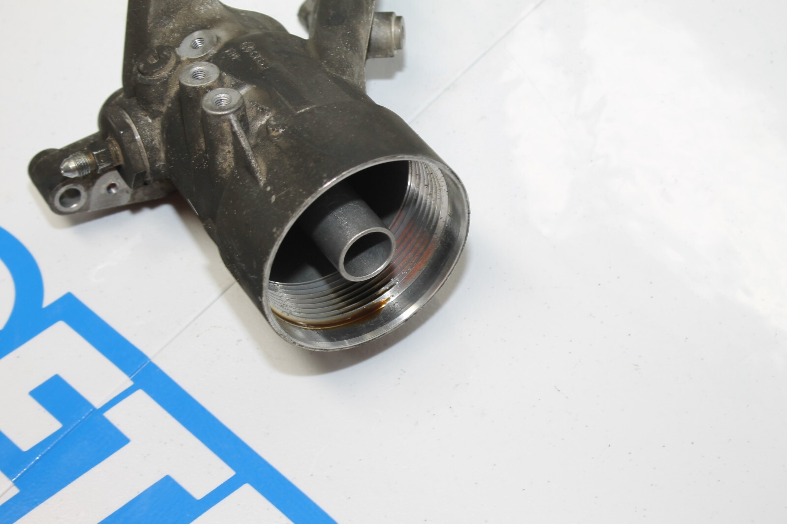 15-20 LAMBORGHINI HURACAN 5.2L V10 OIL FILTER HOUSING W/ AN FITTING ADAPTER 16