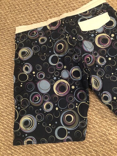 NWT Wave Life Swim Trunks Men’s Size 34 Bubbles Circles Tropical Water  - Picture 8 of 12