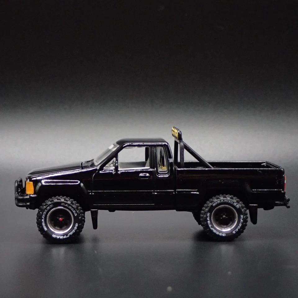 1985 85 TOYOTA SR5 PICKUP TRUCK BACK TO THE FUTURE 1/64 SCALE DIECAST MODEL CAR - Image 2 of 4