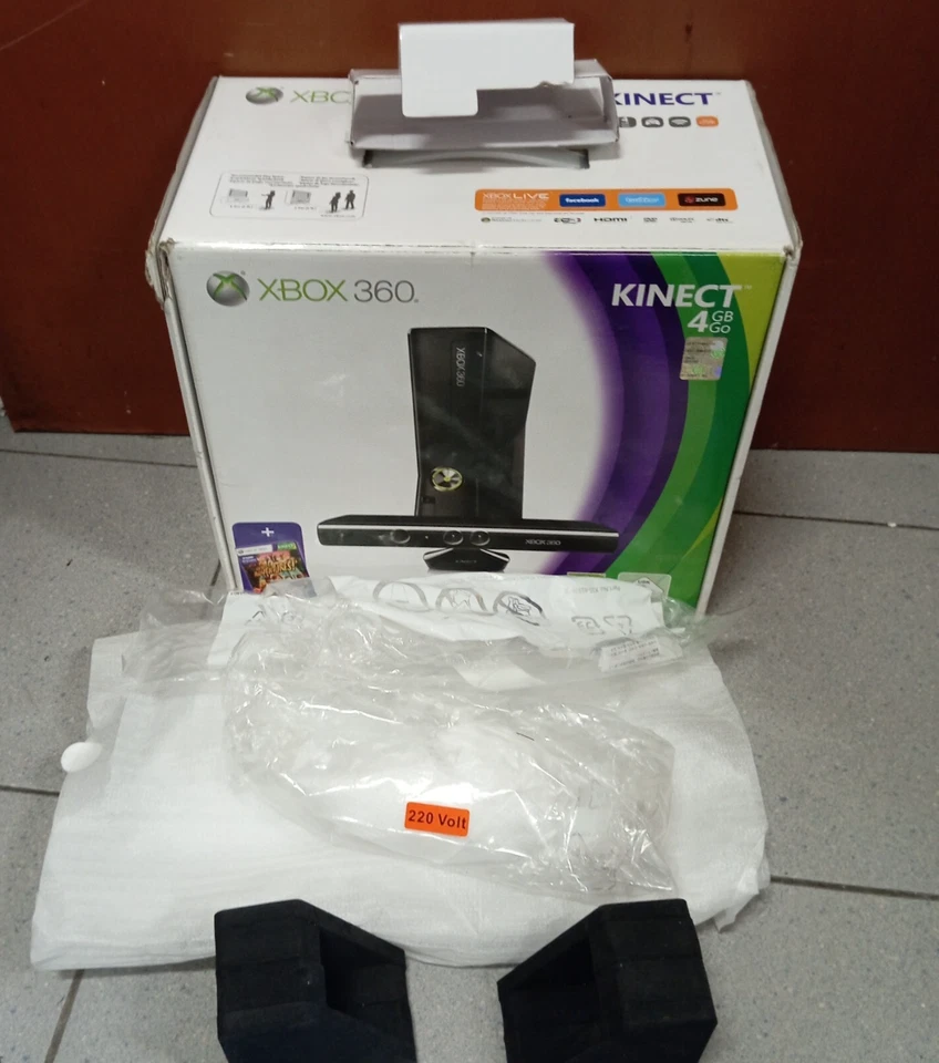 SCATOLA VUOTA PER XBOX 360 - KINECT 4 GB - COMPLETA DI IMBALLI INTERNI - Immagine 2 di 4