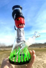 10" Glow In The Dark3D Monster Handprint Skull Bong 5mm thickness 14mm