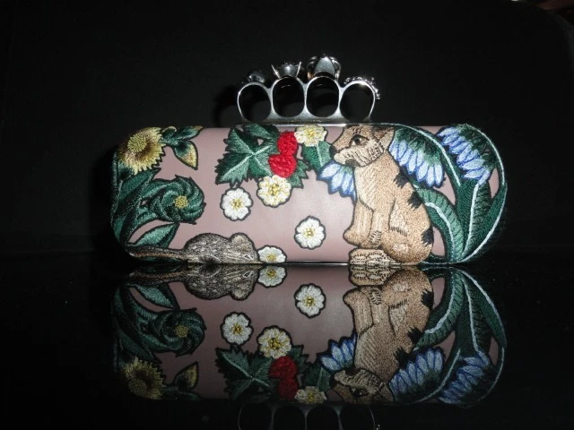 Bolso de mano Alexander McQueen de cuero bordado Foto 2 de 4