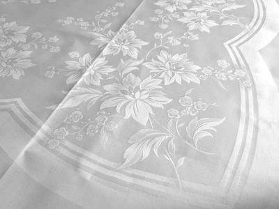 Mako Damast Tischdecke,  130cm x 160cm  Blumen  Muster  unbenutzt