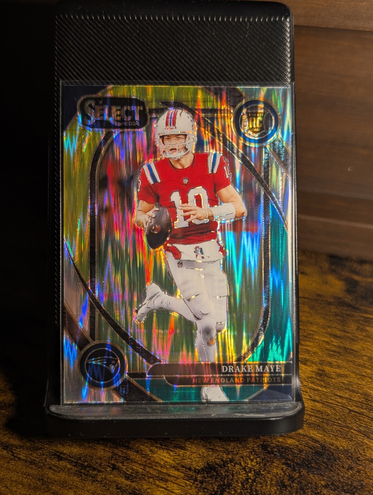 2024 Panini Select - Club Level Drake Maye #218 Green & Yellow Shock Prizm (RC)