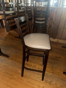 Vinyl Padded Seat 2 1/2" for Restaurant Chairs and Barstools