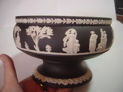 PRACHTVOLLE WEDGWOOD Jasperware SELTEN - schwarz & weiß GROSSE FUSSSCHALE 1965 SCHWER - 1