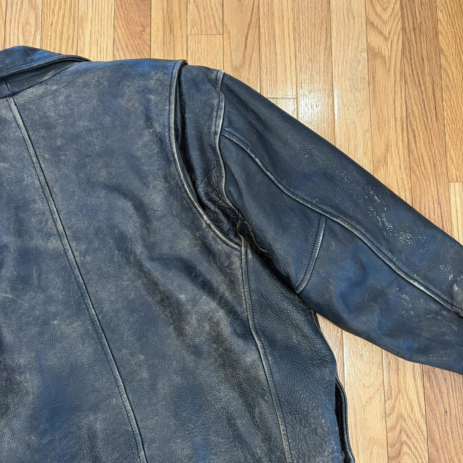 Men's Andrew Marc Distressed Brown Leather (Size M) - product detail image 3