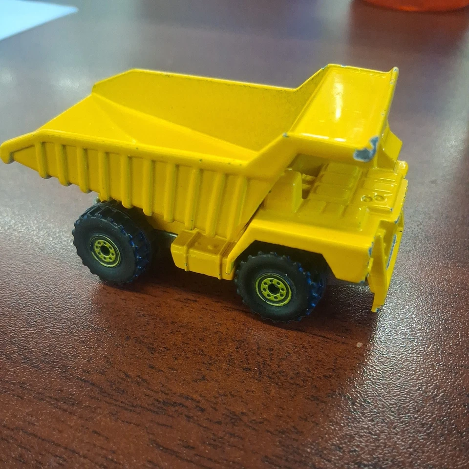 Maisto 建筑自卸车 黄色 — 第 3/4 张图片