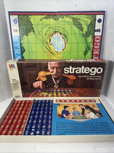 VINTAGE Stratego COMPLETE Milton Bradley 1975 1977 Classic Game Capture Flag