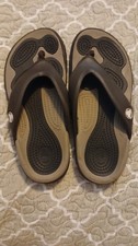 crocs flip flops Youth 6