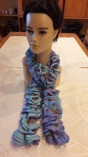 Volantschal, Rüschenschal, Fransenschal, Strickschal, Handarbeit