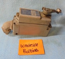 SQUARE D LIMIT SWITCH, CLASS 9007 TYPE AW18 SER D, 600 VAC MAX, LEAF LEVER