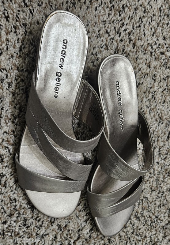 Gold Andrew Geller Womens Low Heal Slide Sandals, Size 6