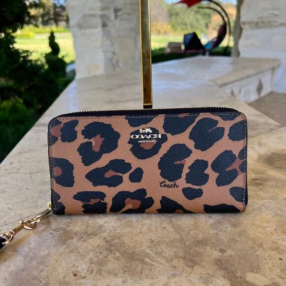 Coach leopard Print Reversible Signature Brown Black/ Wallet