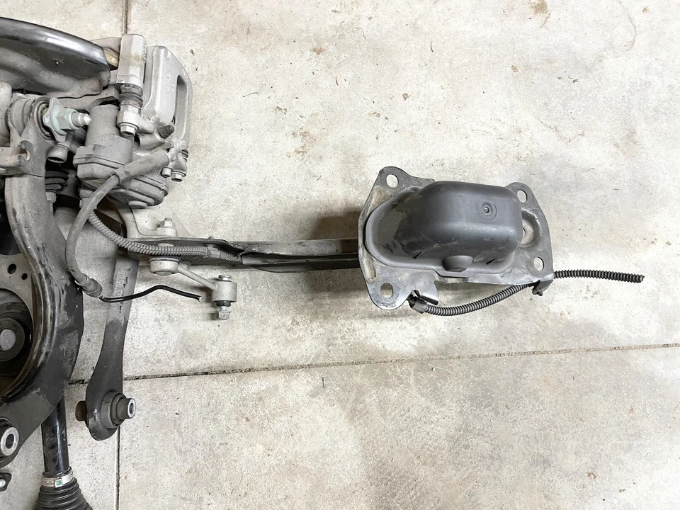 2018 Audi Q3 Drivers LH REAR Knee Suspension AXLE Calliper OEM 7K Miles — 第 3/4 张图片