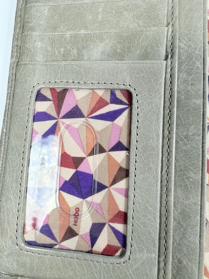 Cartera grande Hobo International plateada envejecida con llavero magnético Foto 4 de 4