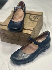 Dansko Fawns Women's Navy Leather Strap Small Heal Size US 5.5 - 6 (EU Size 36)