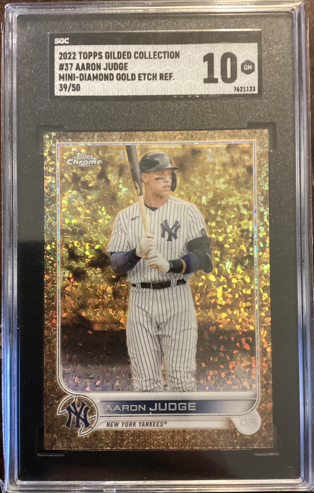Aaron Judge 2022 Topps Gilded Collection MINI DIAMOND GOLD ETCH /50 SGC 10