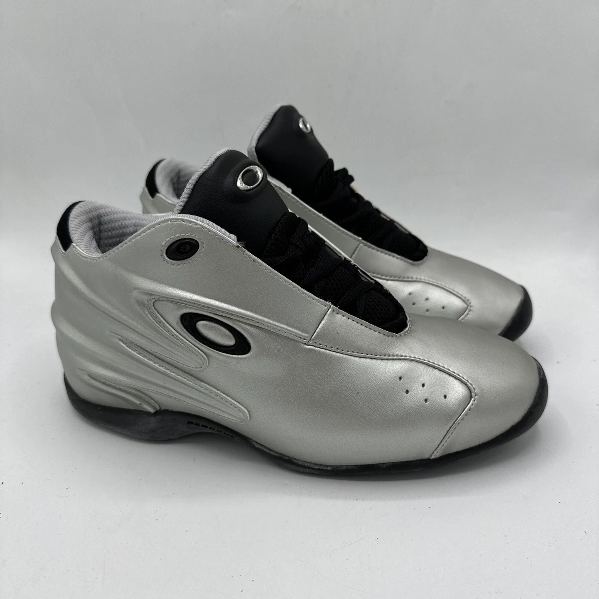 Oakley Men’s Sneakers Size 8.5 Pick Style 10004 Y2K Vintage Silver  Basketball