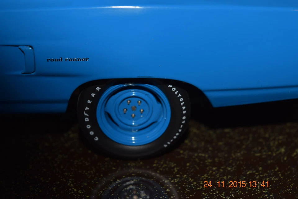 GMP 1:18 1970 PLYMOUTH ROAD RUNNER -CORPORATE BLUE- LIGHT PAINT RASH - FREE SHIP - Image 4 of 4