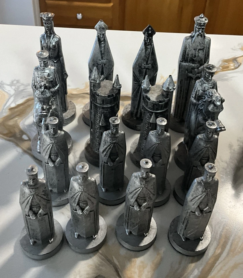 Piezas de juego de ajedrez esculpidas Conqueror de colección - 1962 Peter Ganine - EE. UU. 32 piezas Foto 3 de 4