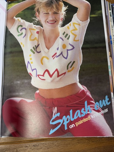 22 Get Knitting Magazines In Binder. 1980s - Picture 3 of 11