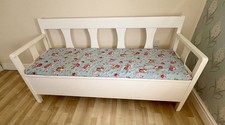 White wood storage bench / day bed with drop down side
