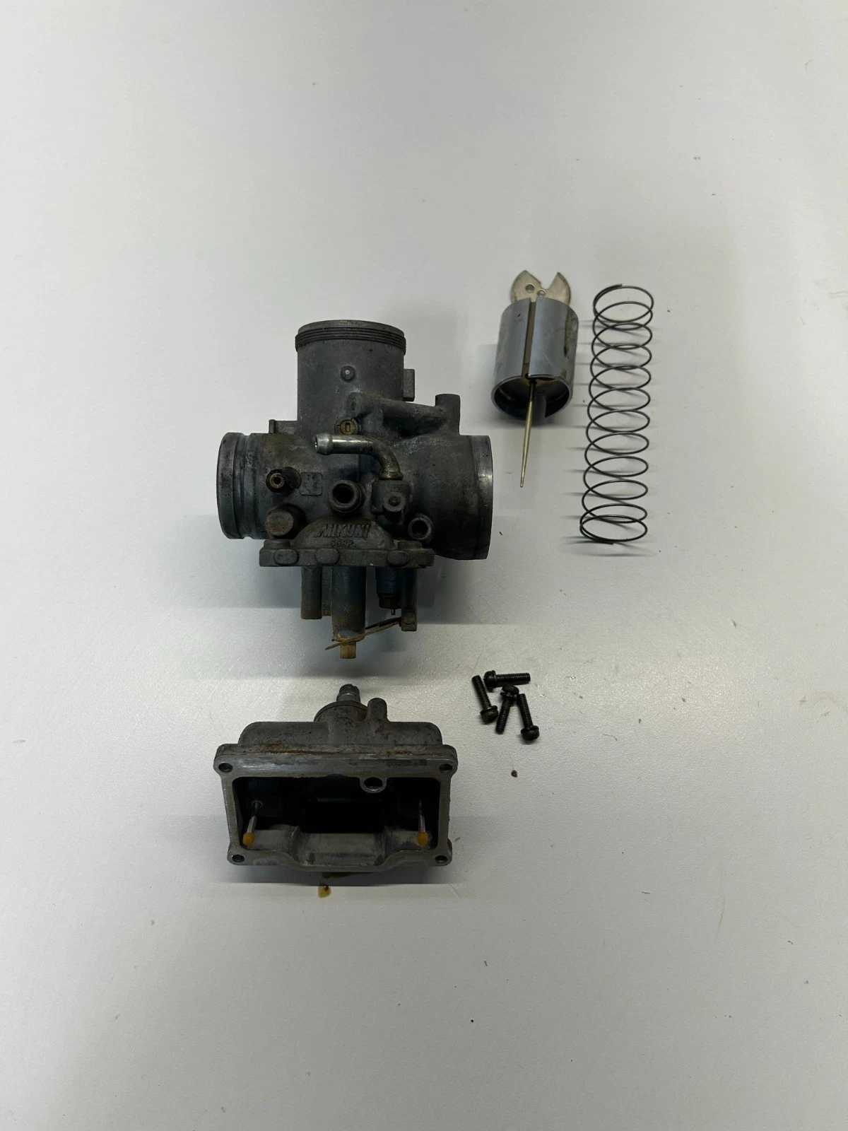 95 Polaris Indy XLT 600 Snowmobile OEM #2 Carb Carburetor Bowl Slide Body Jet