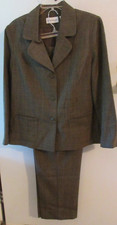 Alfred Dunner 2 pc Suit Set Size 12, Jacket Top, Pants Brown
