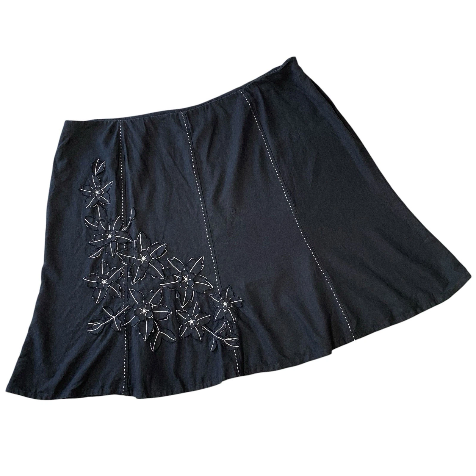 VINTAGE SAG HARBOR Size 24W Linen Floral Skirt Black Floral Applique ALine Short