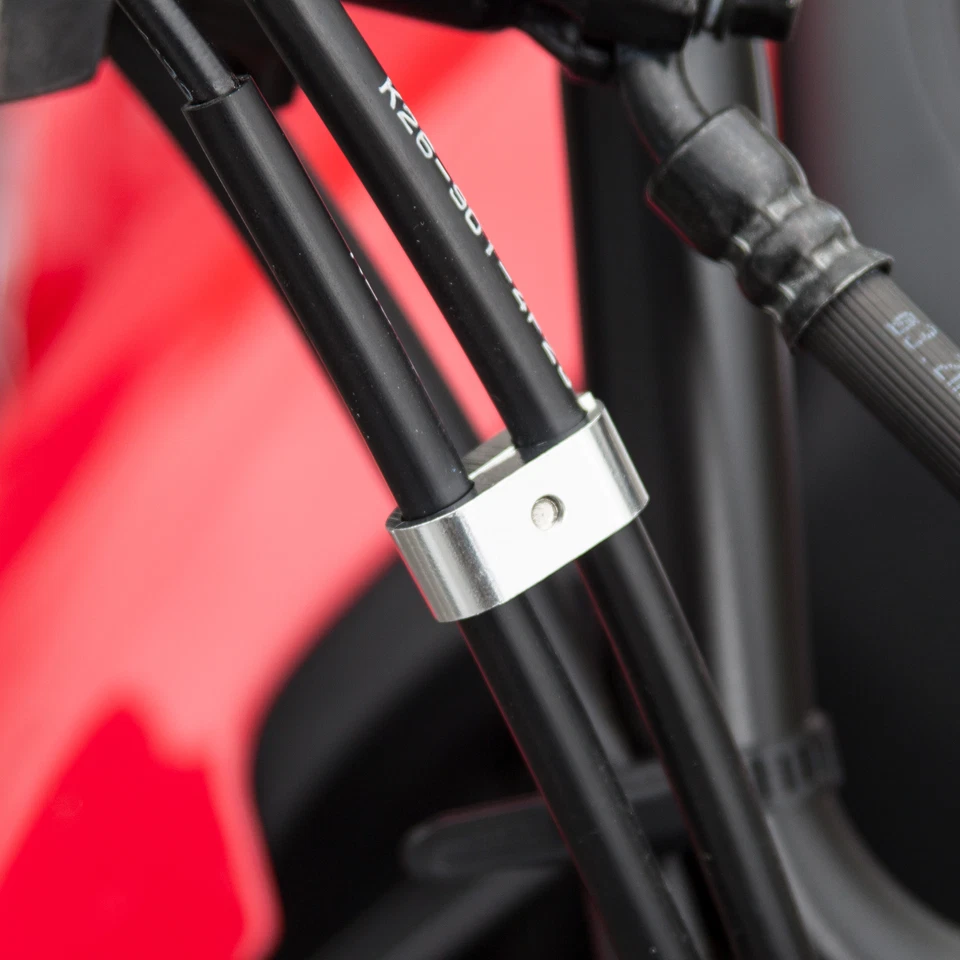 Abrazadera de cable de acelerador plateada universal clasificador espaciador de línea de freno para motocicleta Foto 3 de 3