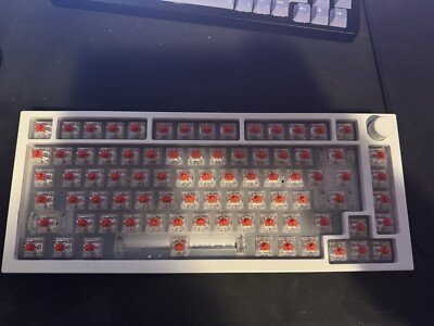 GMMK Pro Barebones 75% with E-WHITE Top Plate, Polycarbonate Plate Fox Switches