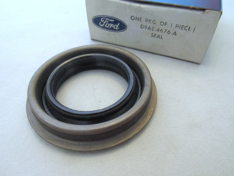 Nuevo de Lote Antiguo Ford Mustang GT Capri Eje Trasero Centro Piñón Sello D9AZ-4676-A Foto 2 de 4