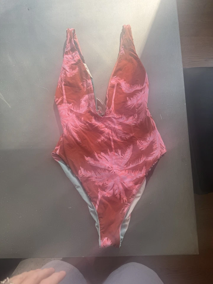 Hermosas palmeras Maaji de una pieza   Foto 4 de 4