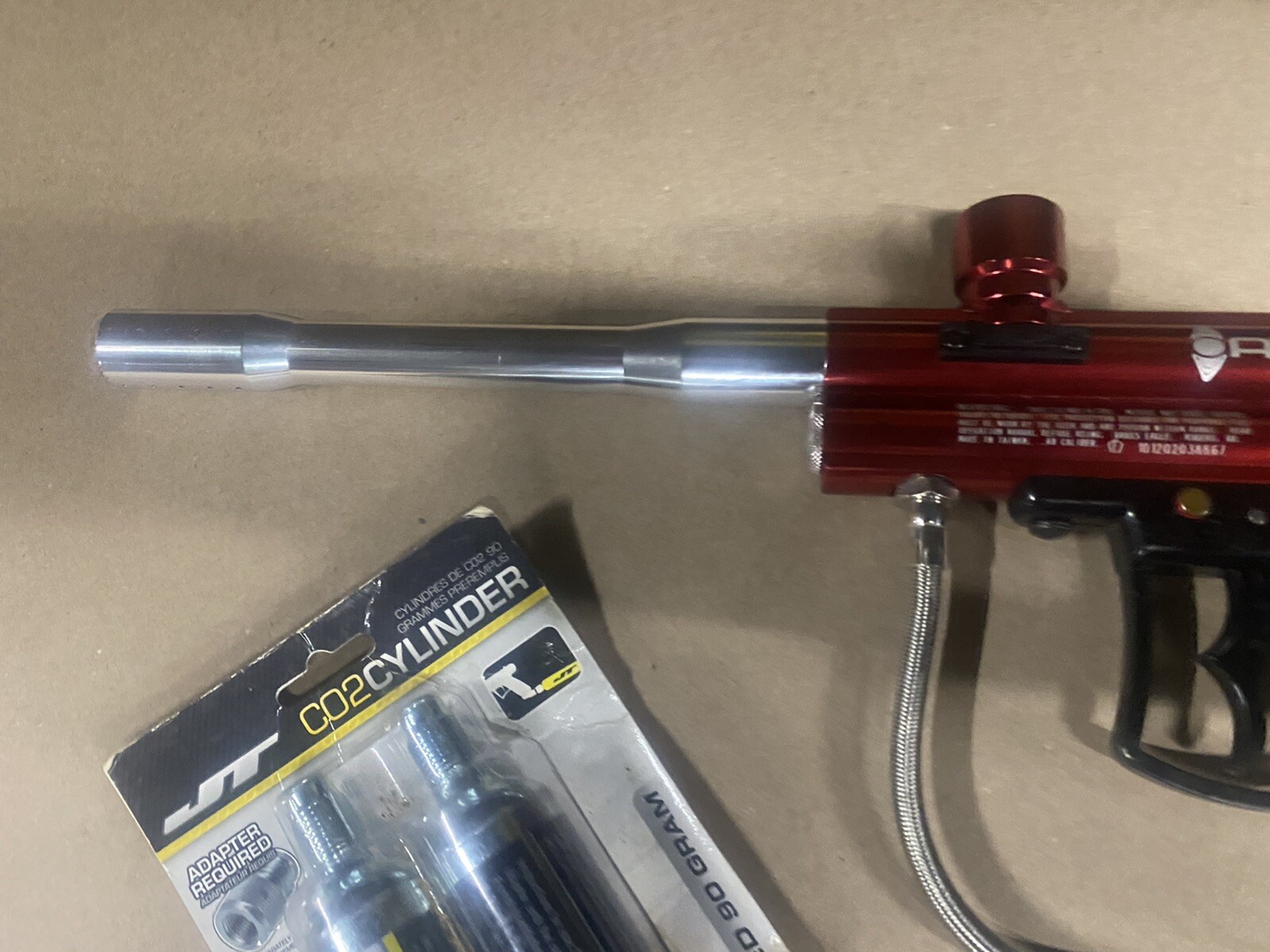 avenger paintball gun & JT co2 cylinder 2 pack lot combo bundle