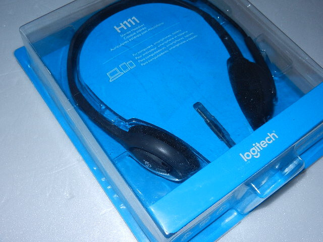 new no warranty Logitech H111 Black On the Ear Stereo Headset head