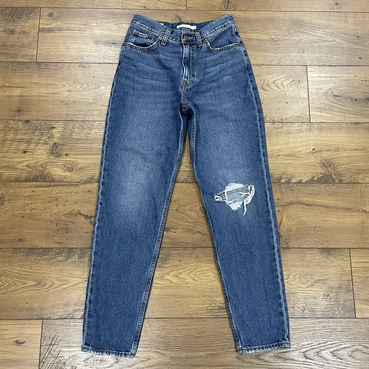 Levis knee 2024 ripped jeans