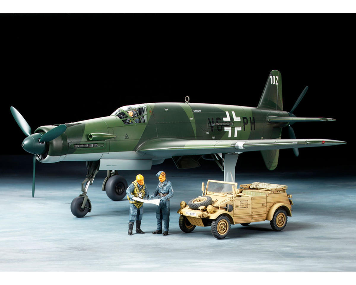 Tamiya 1/48 Dornier Do 335 Pfeil & Kubelwagen Type 82 Model Tamiya 1/48 Dornier Do 335 Pfeil & Kubelwagen Type 82 Model