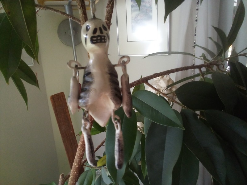 UNIQUE ORNAMENT SKELETON