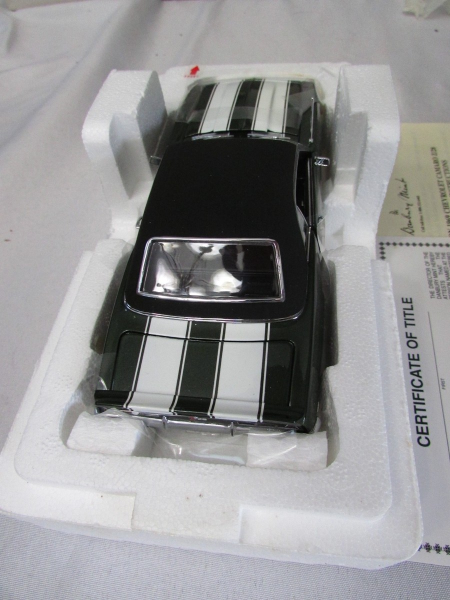 ダンバリーミント　シェビー　カマロ Z/28 リミテッドエディション　1/24 DANBURY MINT LTD ED 1969 CHEVROLET CAMARO Z/28 1:24 SCALE GREEN