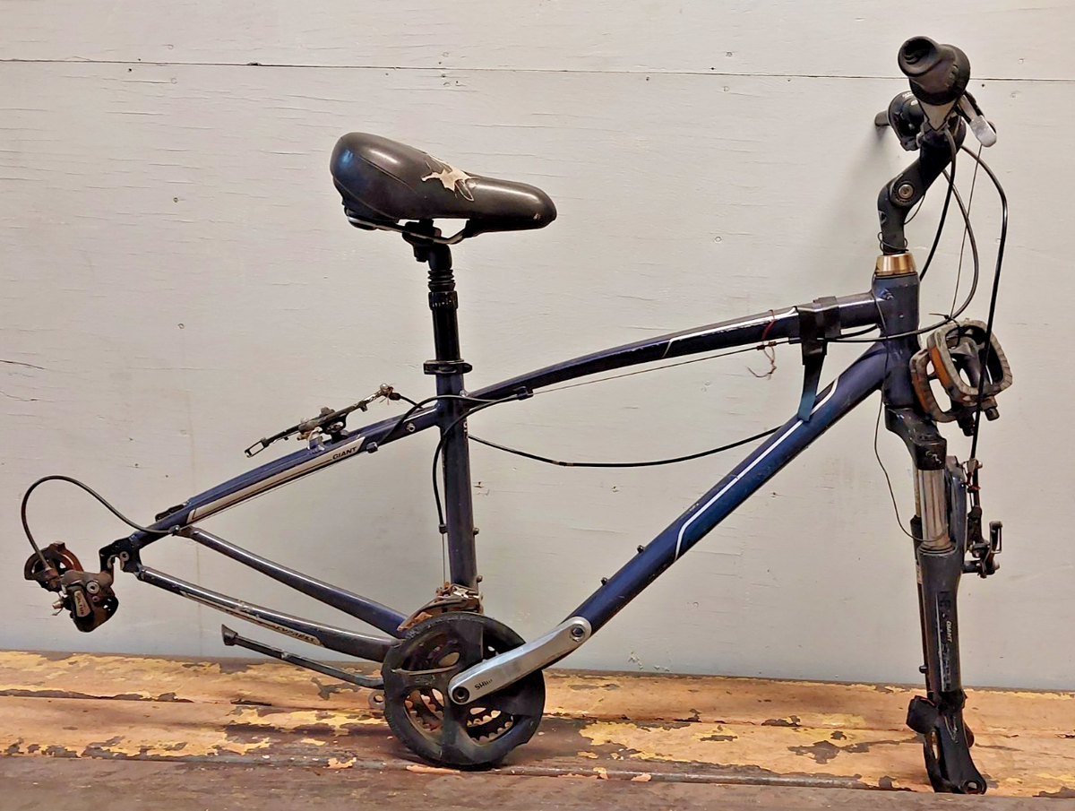 2008 Giant Cypress DX Comfort Hybrid Bike Frame Medium 700c