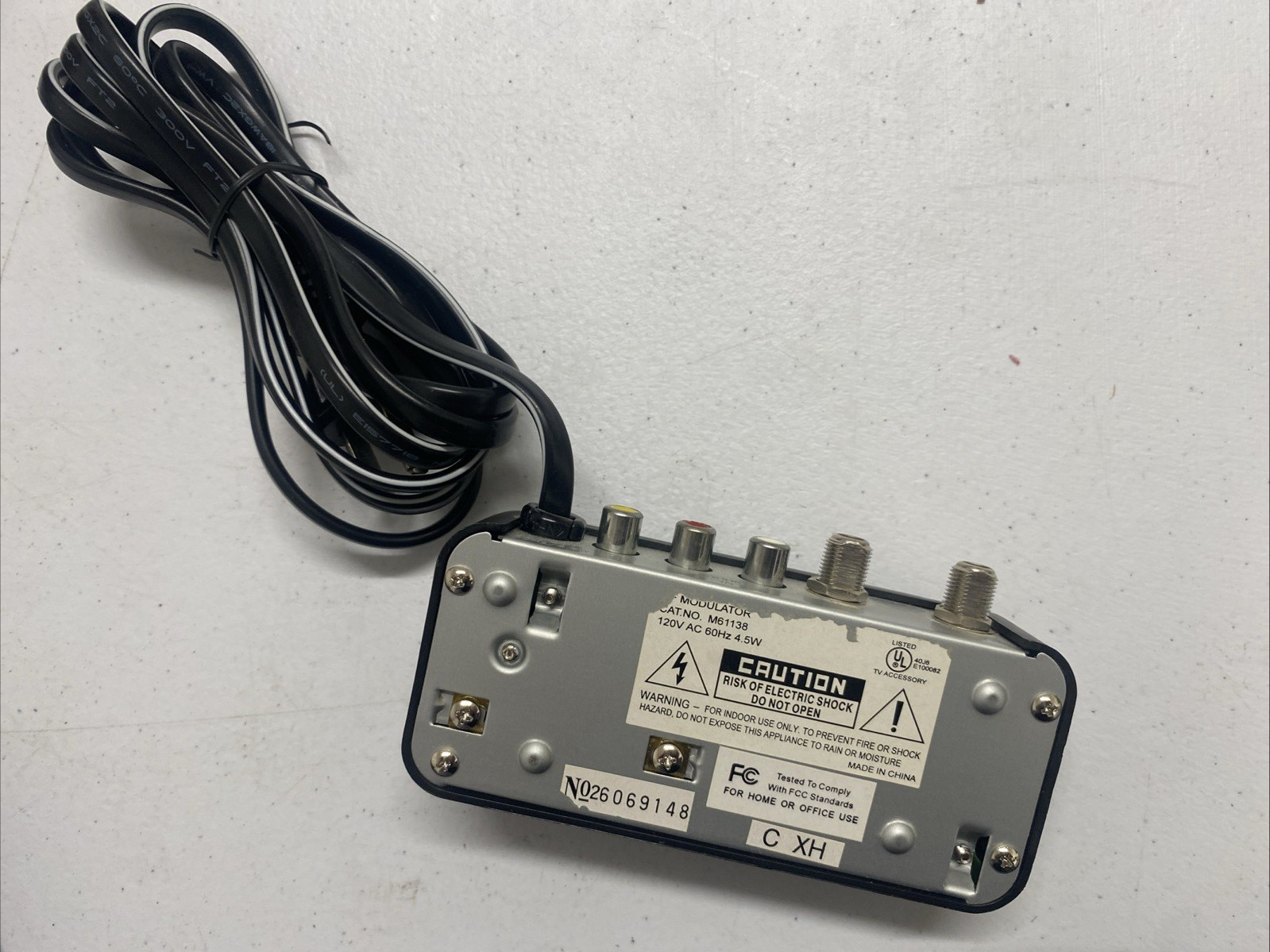 RF Modulator (M61138) Audio/Video Switch Box w/AC Power 3 & 4 Channel w/Cables