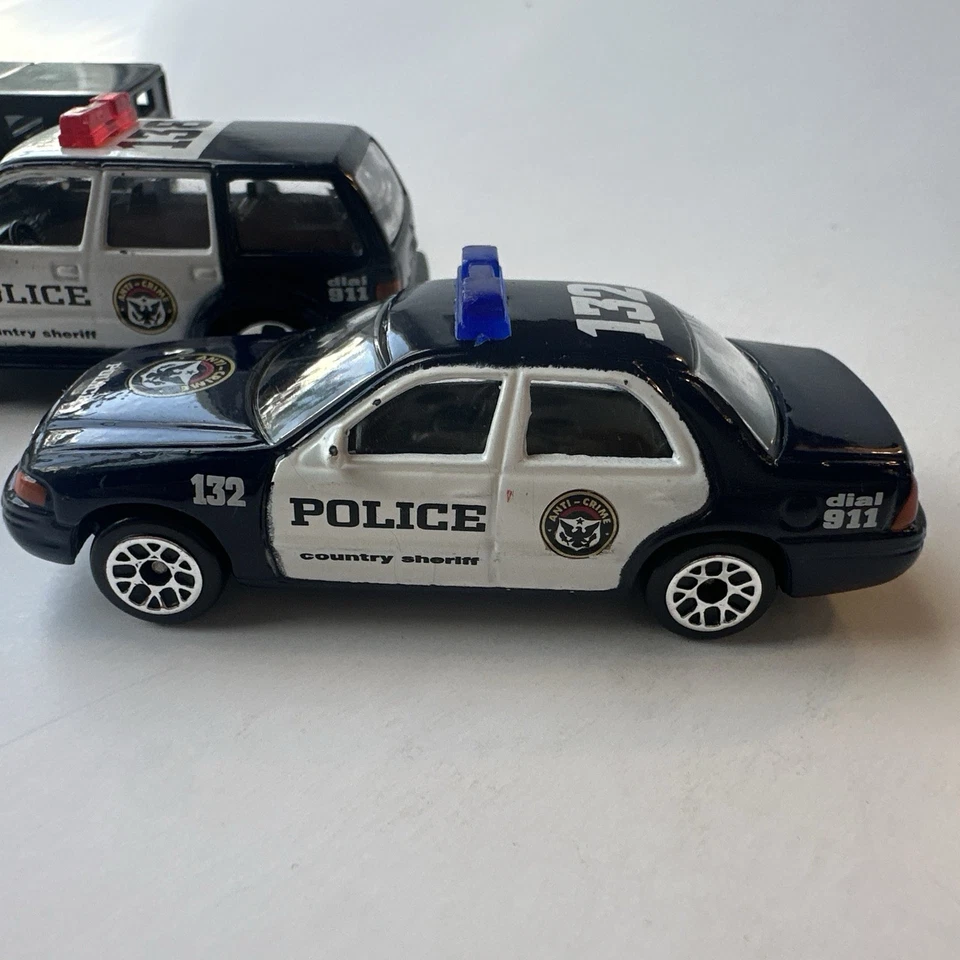 Lote (5) Reboque Hummer Crown Victoria Truck & Explorer Die-Cast RealToy Anti Crime - Imagem 4 de 4