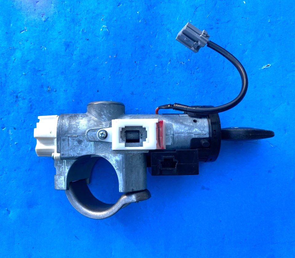 Cerradura interruptor de encendido Nissan Sentra 2013-2019 con llave y cilindro OEM 28590-C9968 Foto 2 de 4