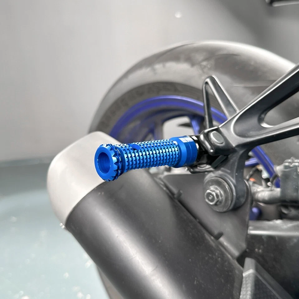 Adaptadores de estriberas delanteras y traseras CNC para YAMAHA FZ07 FZ09 FZ10 FZ6 FZ1 FZ8 Foto 2 de 4