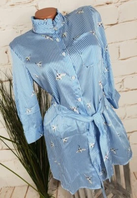 NEU ITALY SATINIERTE LONG BLUSE TUNIKA GÜRTEL GESTREIFT VÖGEL HELLBLAU L 38 40 - Bild 1 von 4