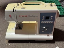 Singer Confidence 7465 Sewing Machine with Accessories