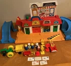 Vintage 1980 Fisher-Price Play Family Little People Main Street #2500 play set