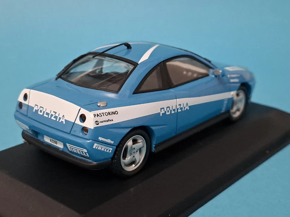 FIAT COUPE' (1995) - POLIZIA GRUPPO SPORTIVO "FIAMME GIALLE" - 1:43 - Immagine 4 di 4