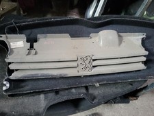Calandre Peugeot 405